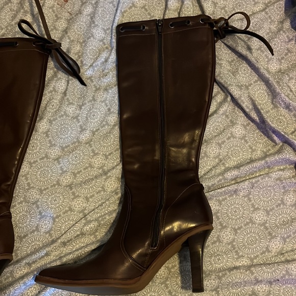 Coach Leather Boots- Barely worn! Only once inside and unfortunately didn’t fit - Picture 2 of 6